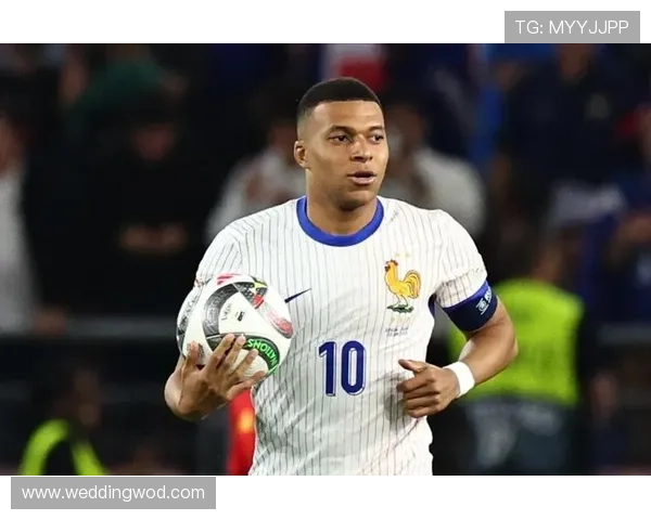 杜埃与亚马尔:新生代核心成长路径及战术适配对比 杜埃与亚马尔:新生代核心成长路径及战术适配对比