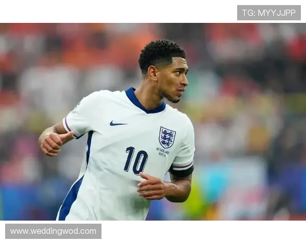 卡马文加与贝林厄姆：防守型与进攻型中场角色对比分析