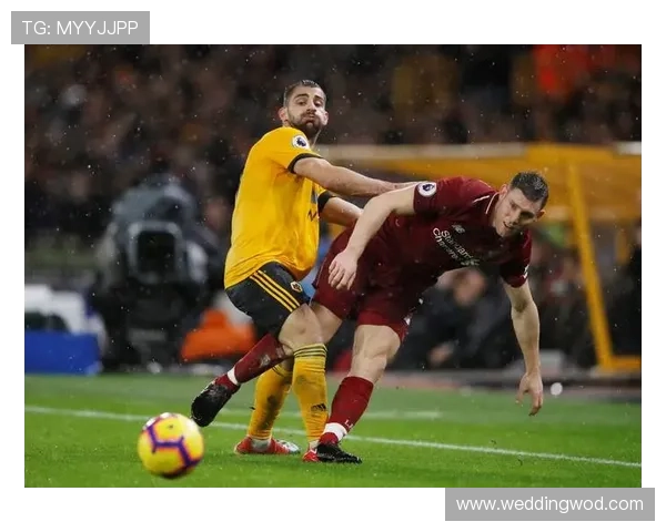 利物浦进攻转化高效但防线暴露,关键阶段两翼防守稳定性面临考验 利物浦进攻转化高效但防线暴露,关键阶段两翼防守稳定性面临考验